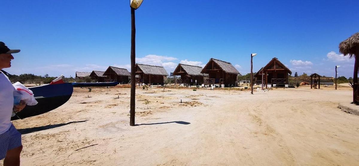 Cap Kimony Hotel Morondava Buitenkant foto