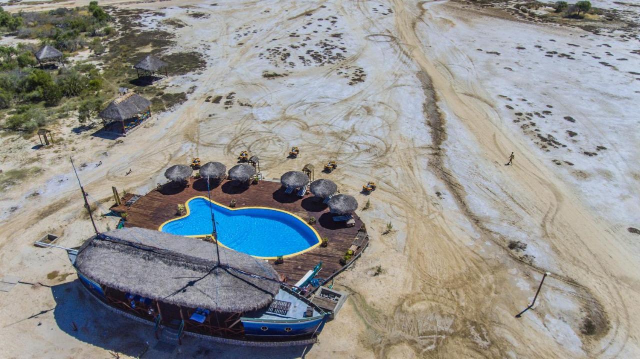 Cap Kimony Hotel Morondava Buitenkant foto
