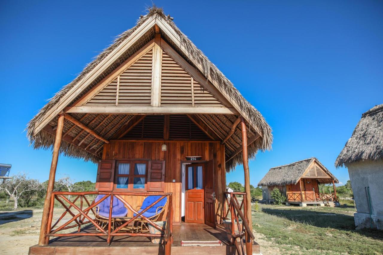 Cap Kimony Hotel Morondava Buitenkant foto